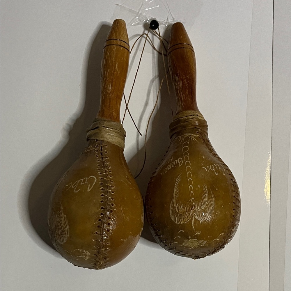 😄Vintage leather shakers Cuba maracas beans pair musical instruments